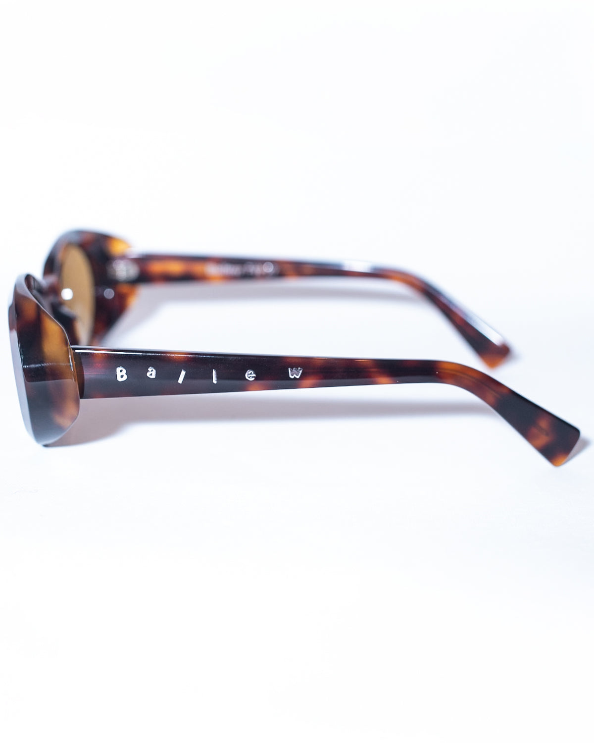 OVAL ACETATE SUNGLASSES (MARBLE)